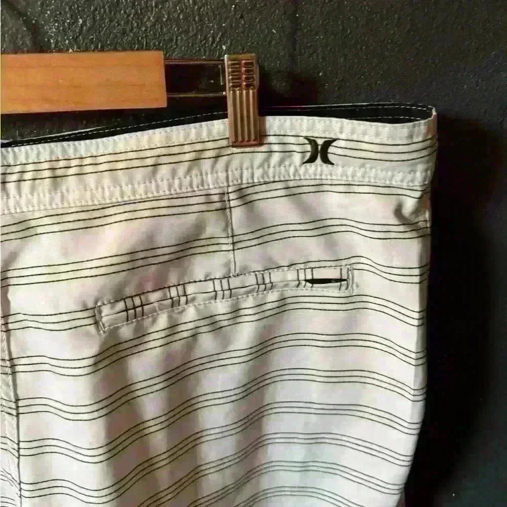 Men’s Hurley White with Black stripes Board Shorts XXL